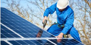 Installation Maintenance Panneaux Solaires Photovoltaïques à Arengosse